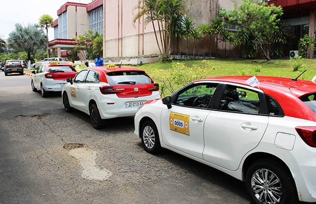 un taxi un emploi et un avenir